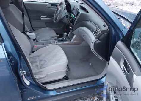 2010 Subaru Forester 2.5X Premium из США, поврежденный, VIN JF2SH6CC4AH769051